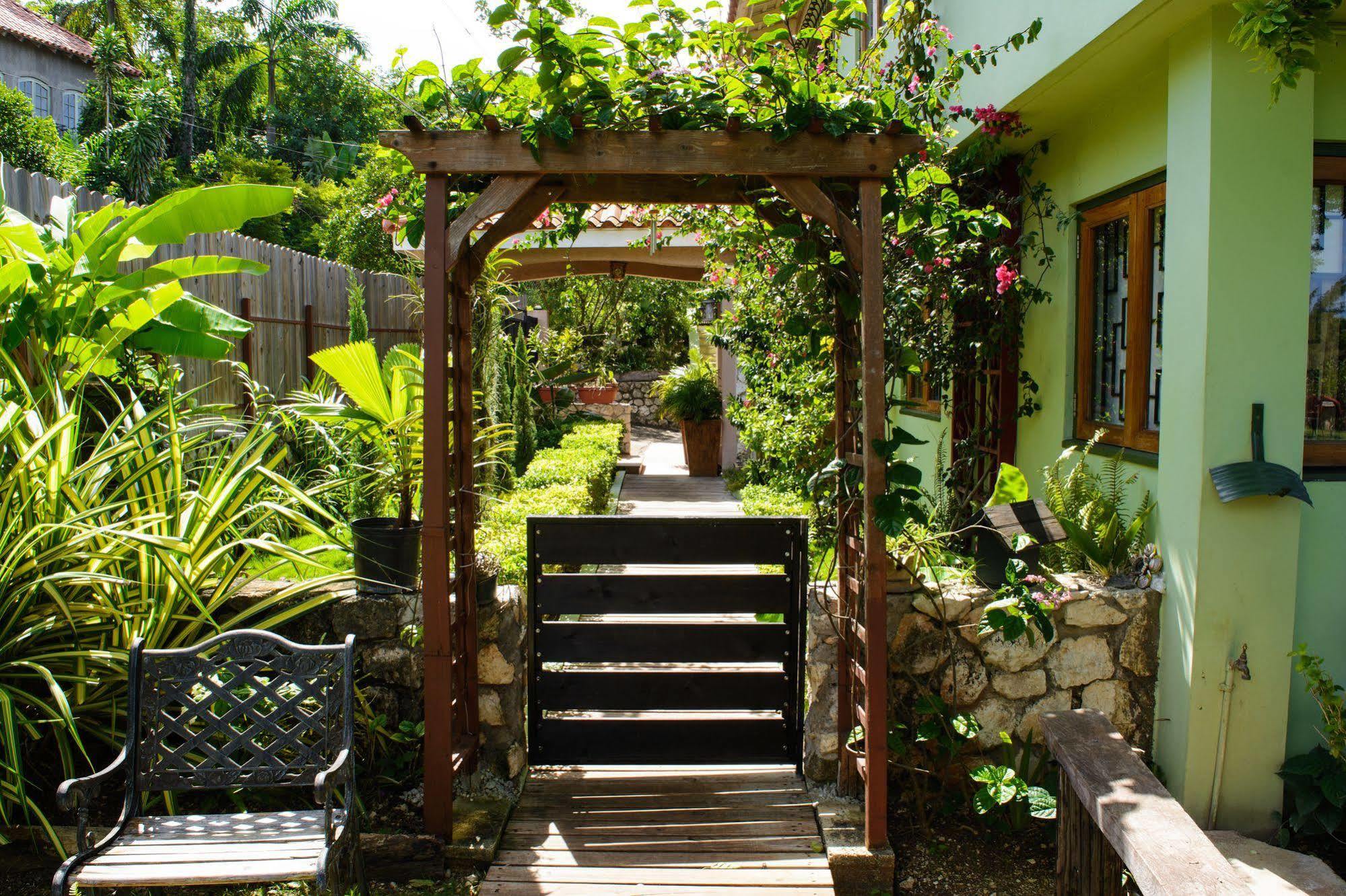 Mynt Retreat Bed & Breakfast มอนเทโกเบย์ ภายนอก รูปภาพ